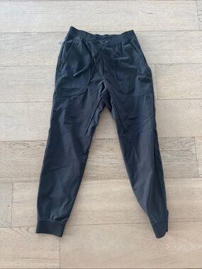 7 Diamonds Men's Black Athletic Jogger Pants